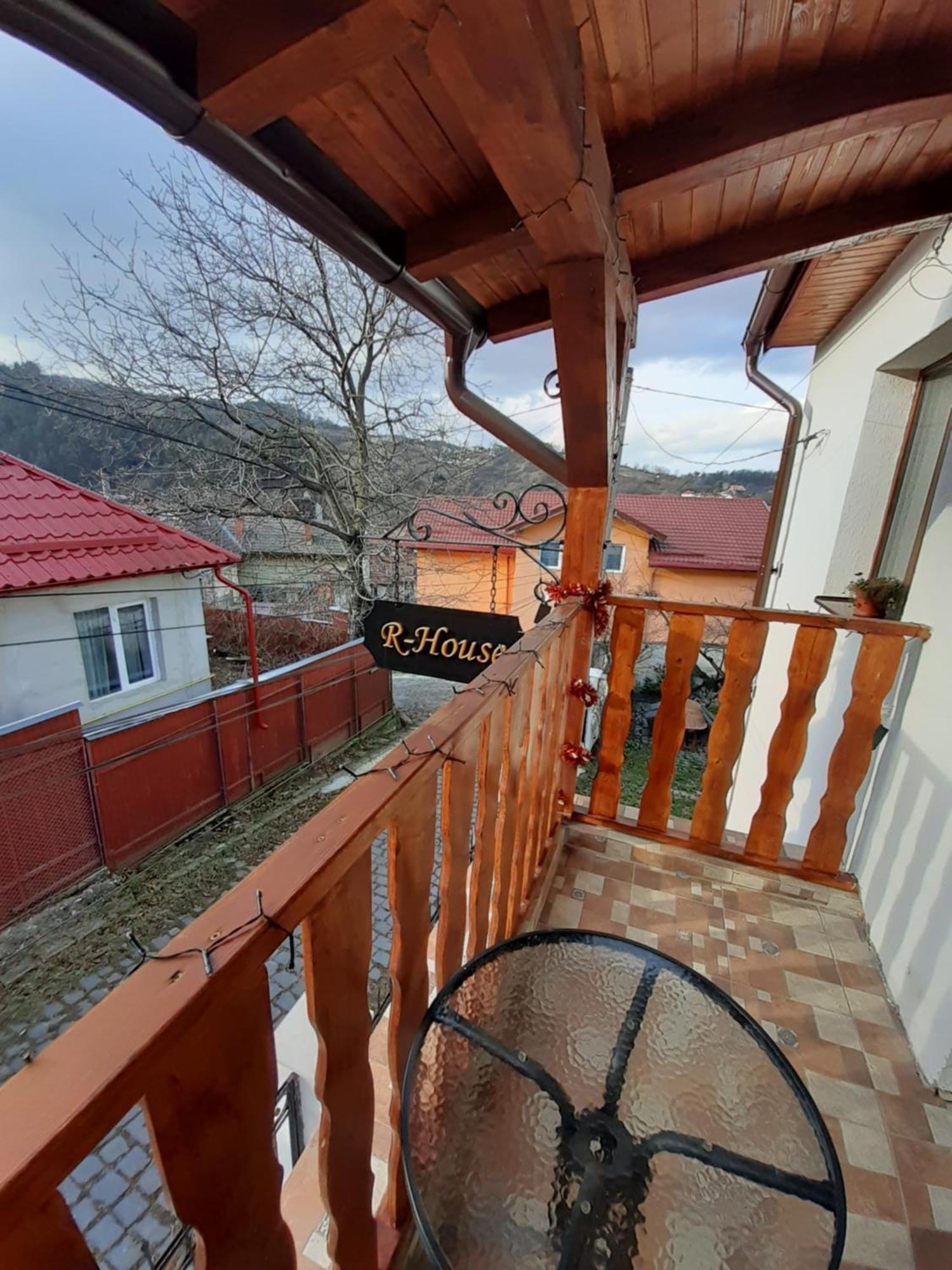Ferienwohnung R-House Brașov Zimmer foto